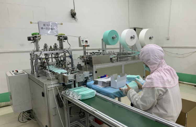 跨界抗疫 富士康轉(zhuǎn)產(chǎn)口罩與醫(yī)護(hù)人員防護(hù)用品零售的深度解析